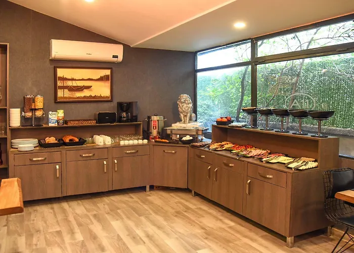 A11 Oda ve Kahvaltı 2*